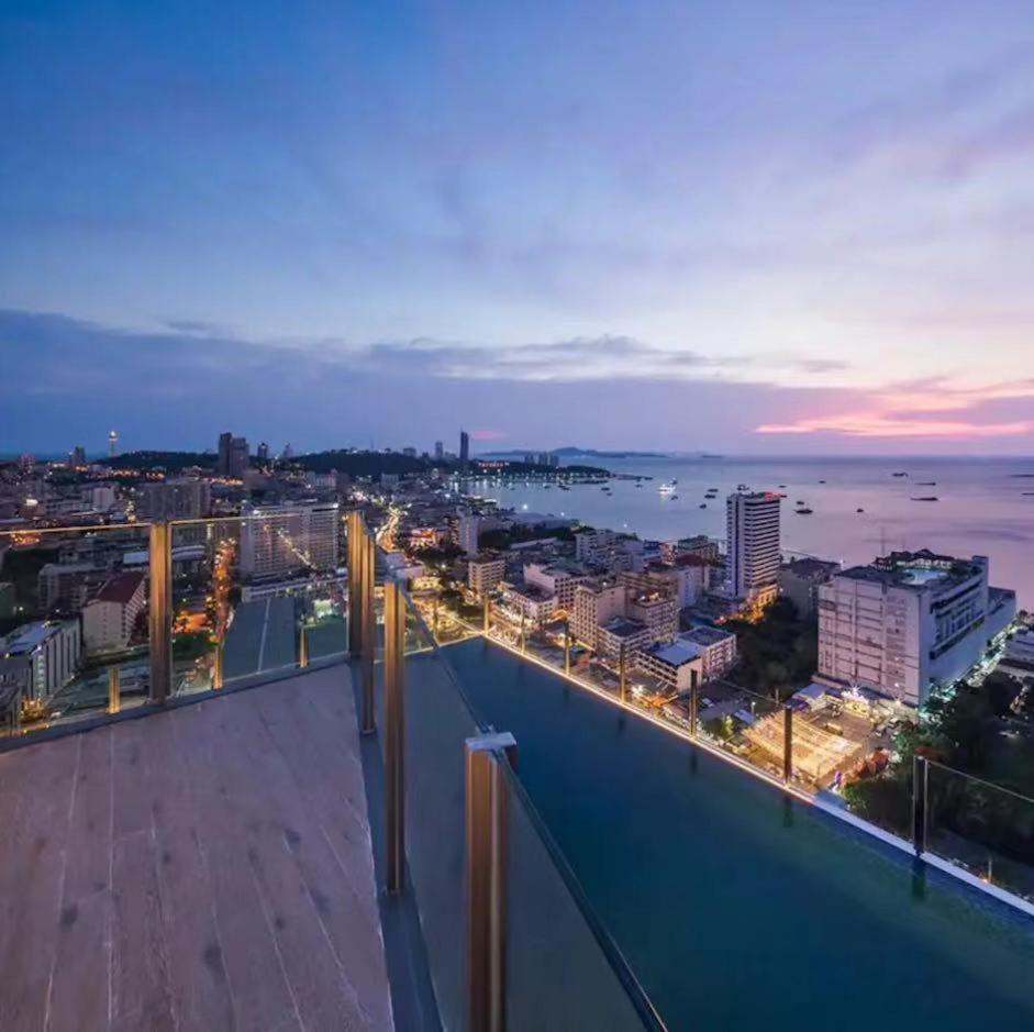 Apartemen The Base一居室边上海滩，商场步行街 Pattaya